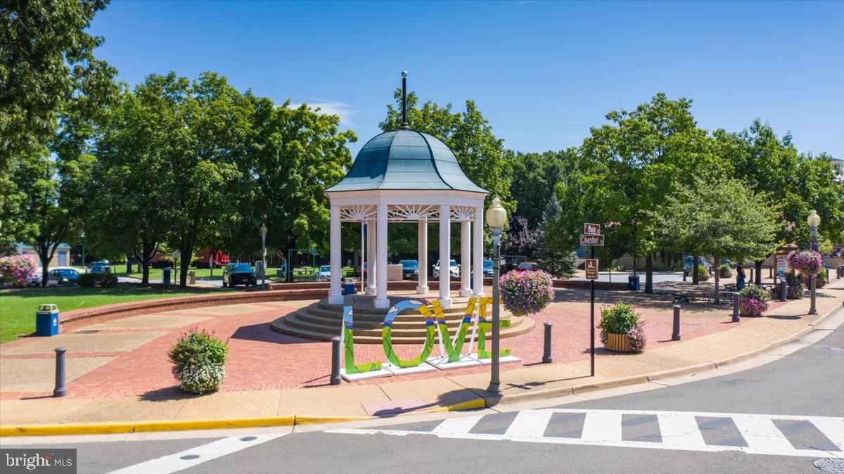 HENSEL STONE WOODS - Residential