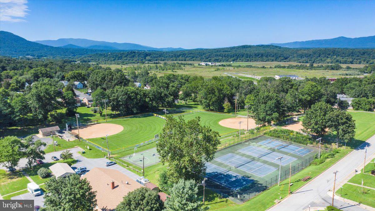 HENSEL STONE WOODS - Residential