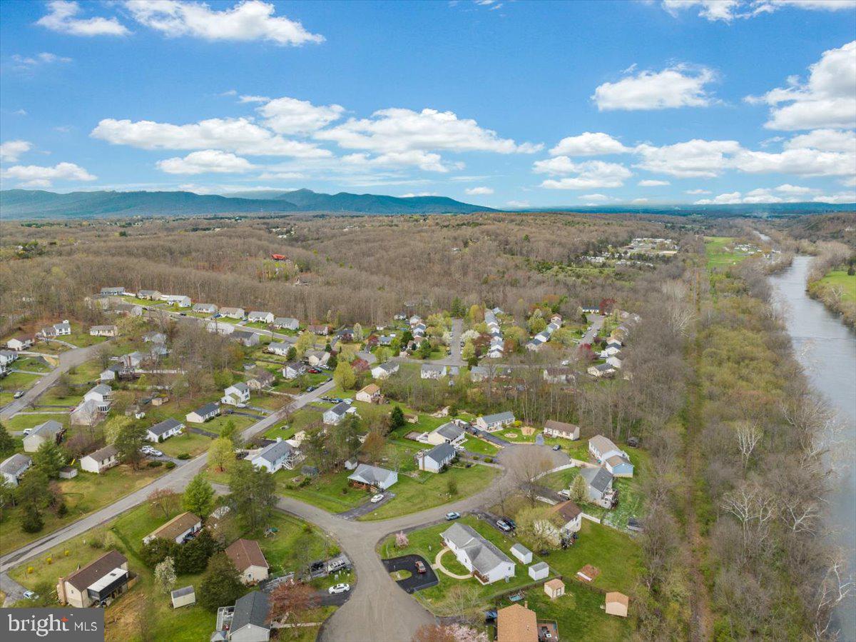 HENSEL STONE WOODS - Residential