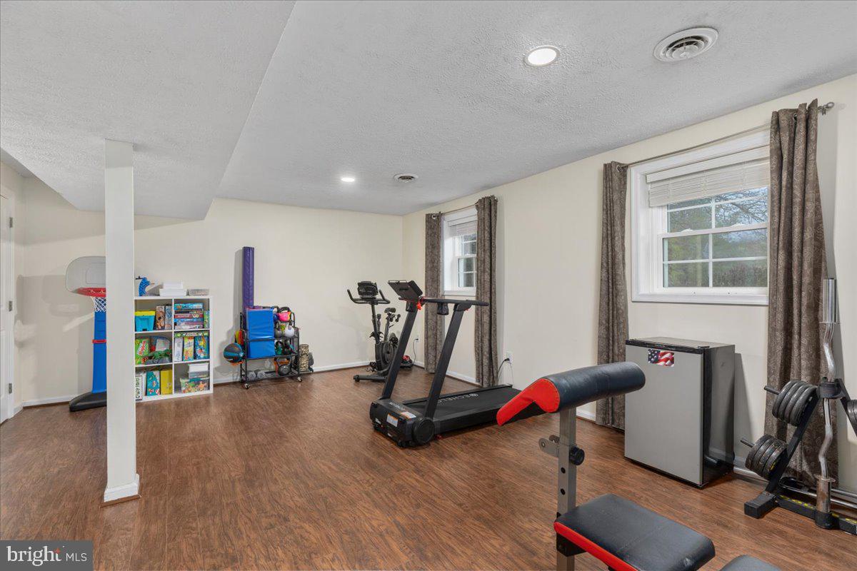 HENSEL STONE WOODS - Residential