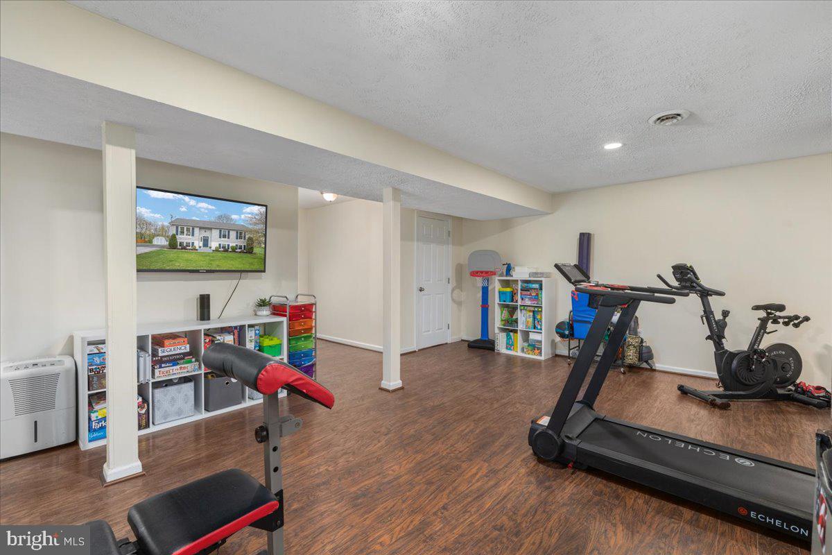 HENSEL STONE WOODS - Residential