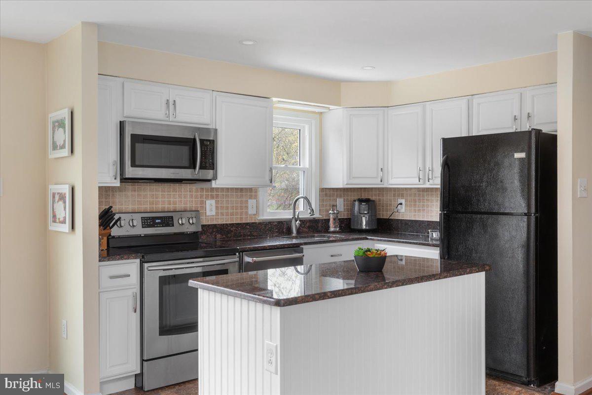 HENSEL STONE WOODS - Residential