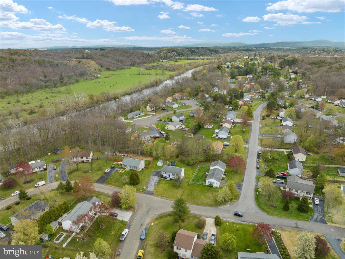 HENSEL STONE WOODS - Residential