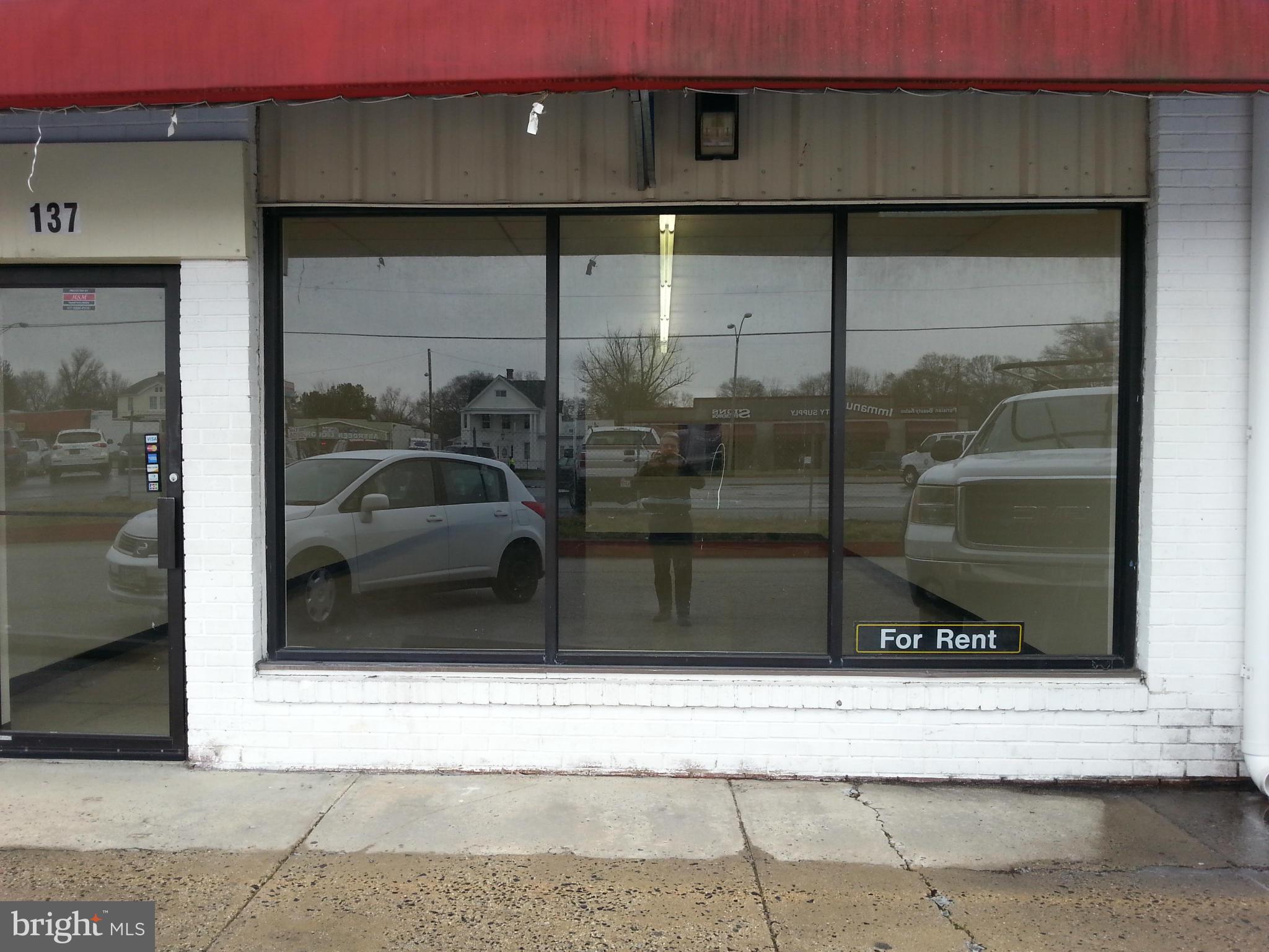 ABERDEEN HILLS - Commercial Lease