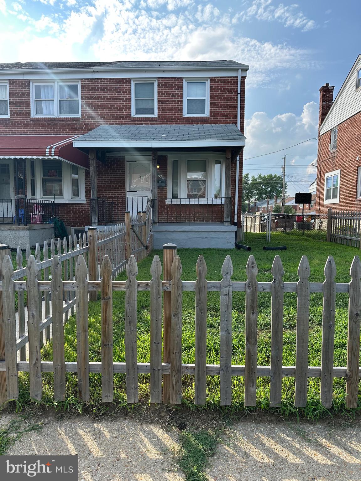 Renovated 3 bedroom 1.5 bath home . Home is end of block so has a great yard , fully finished basement. This is a must see
NO PETS, NO SMOKING, NO POOLS, NO TRAMPOLINES