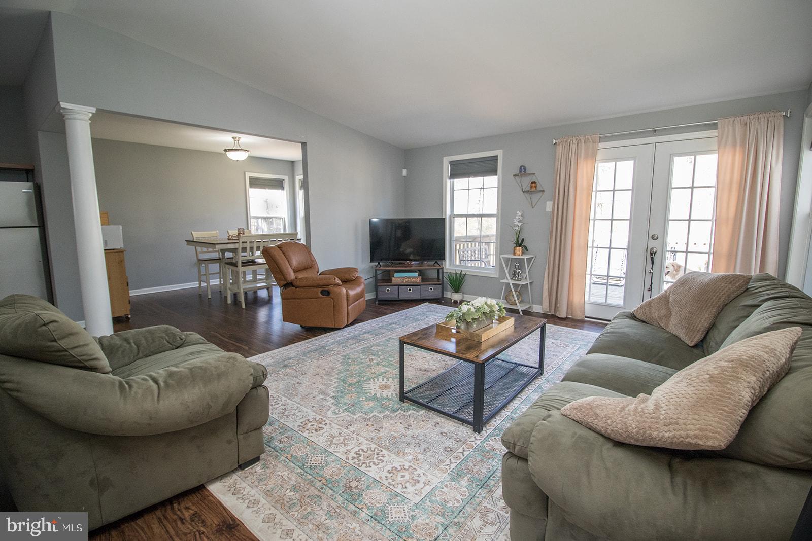 HUNTING QUARTERS - Residential