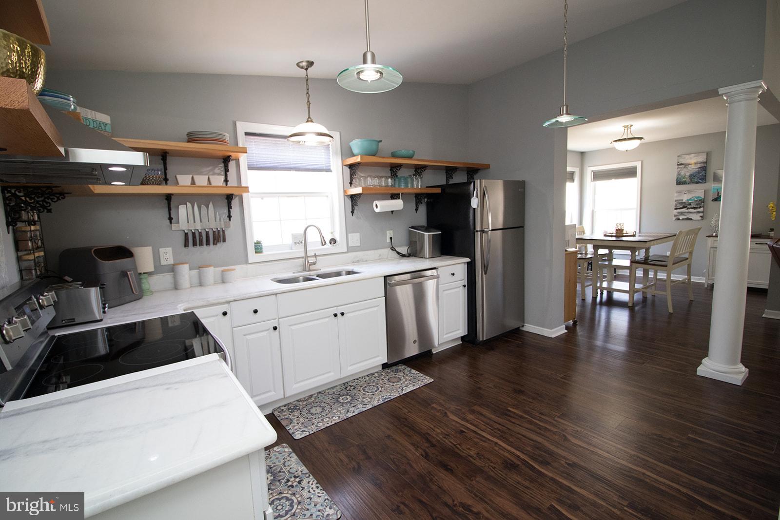 HUNTING QUARTERS - Residential