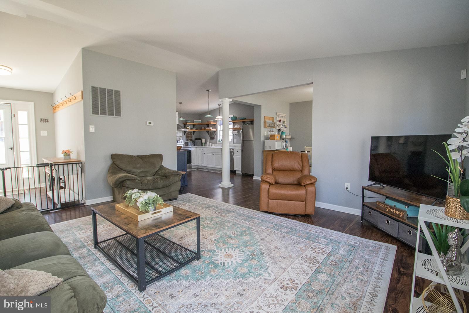 HUNTING QUARTERS - Residential