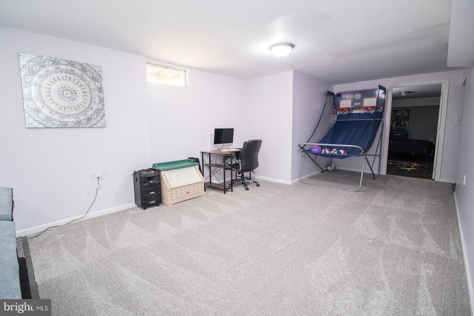 HUNTING QUARTERS - Residential