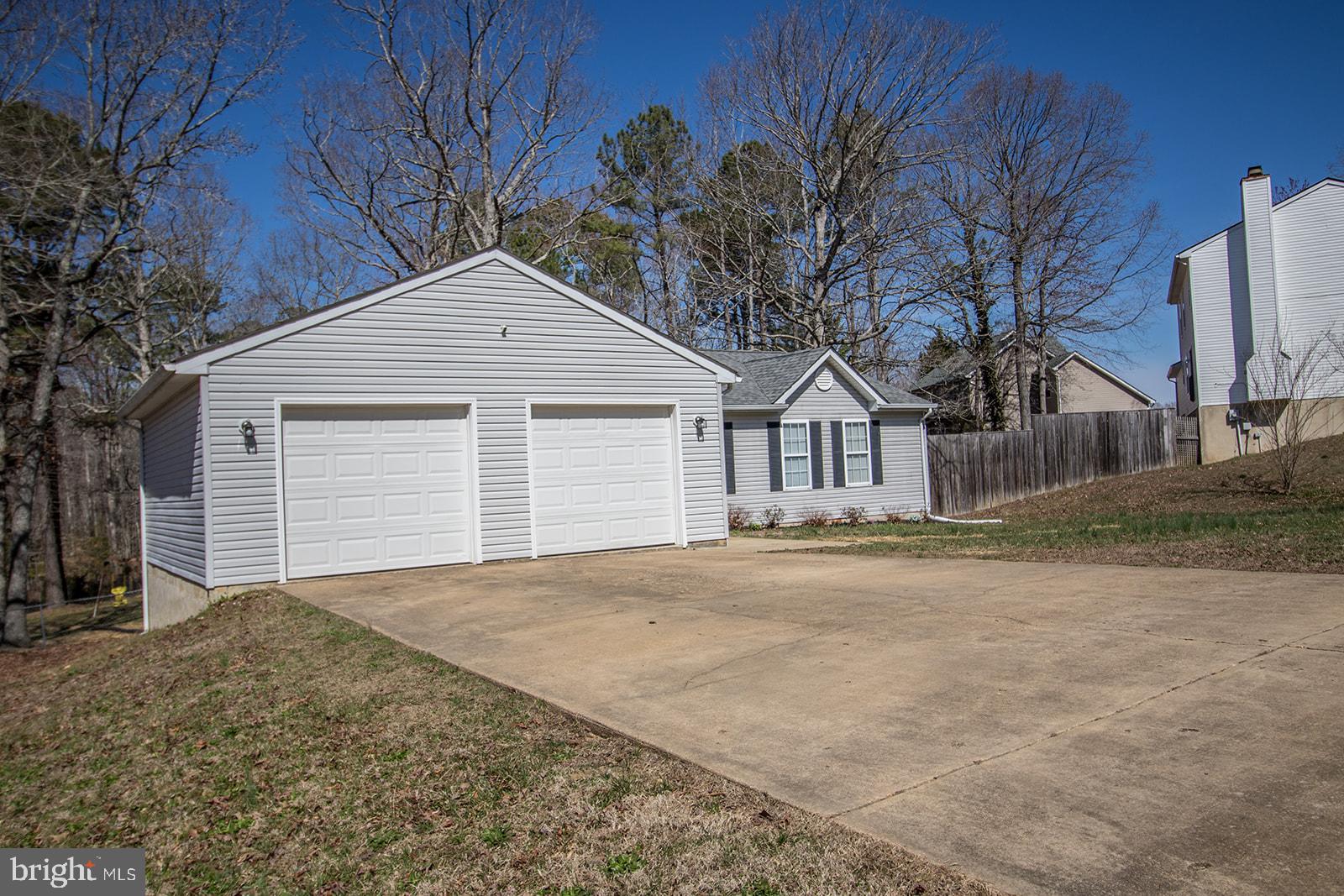 HUNTING QUARTERS - Residential