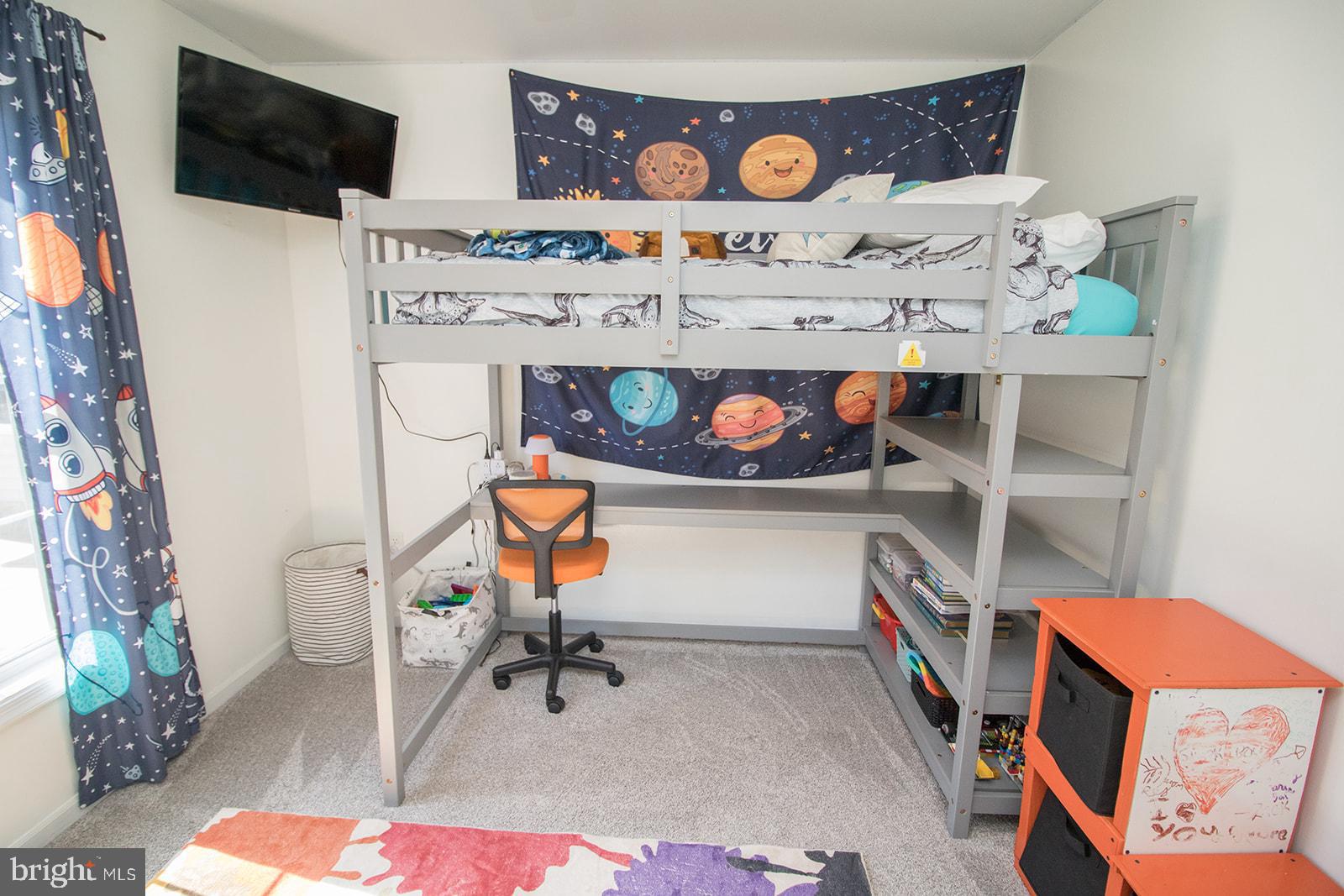 HUNTING QUARTERS - Residential