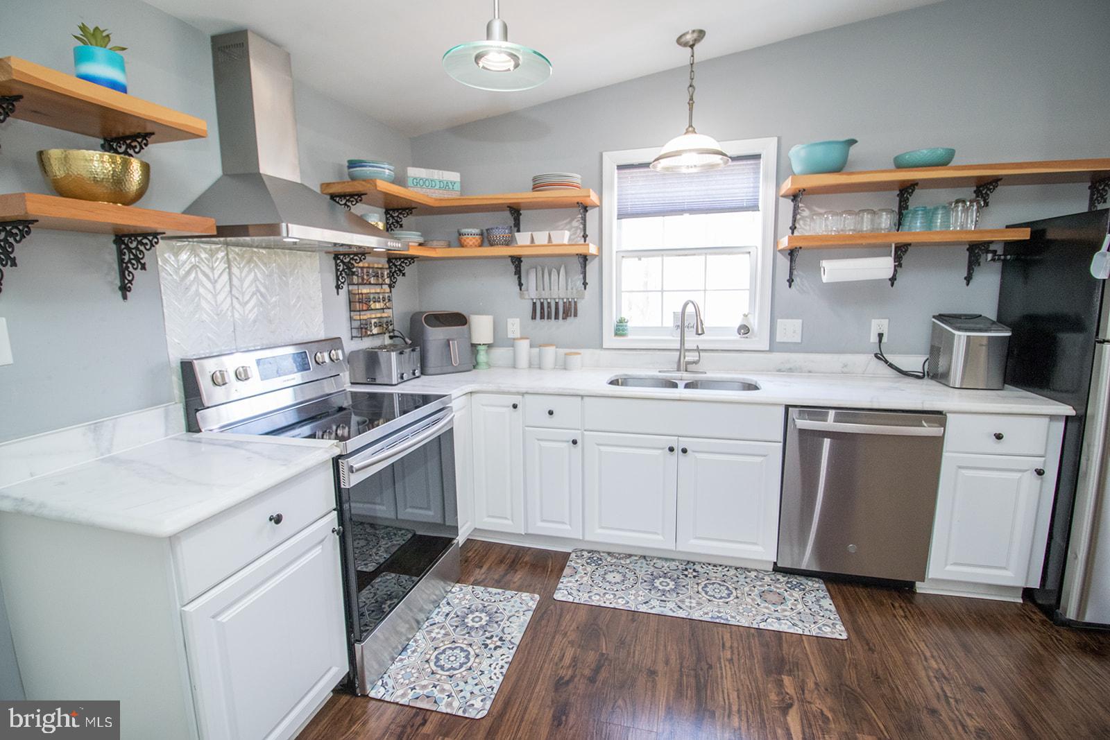 HUNTING QUARTERS - Residential