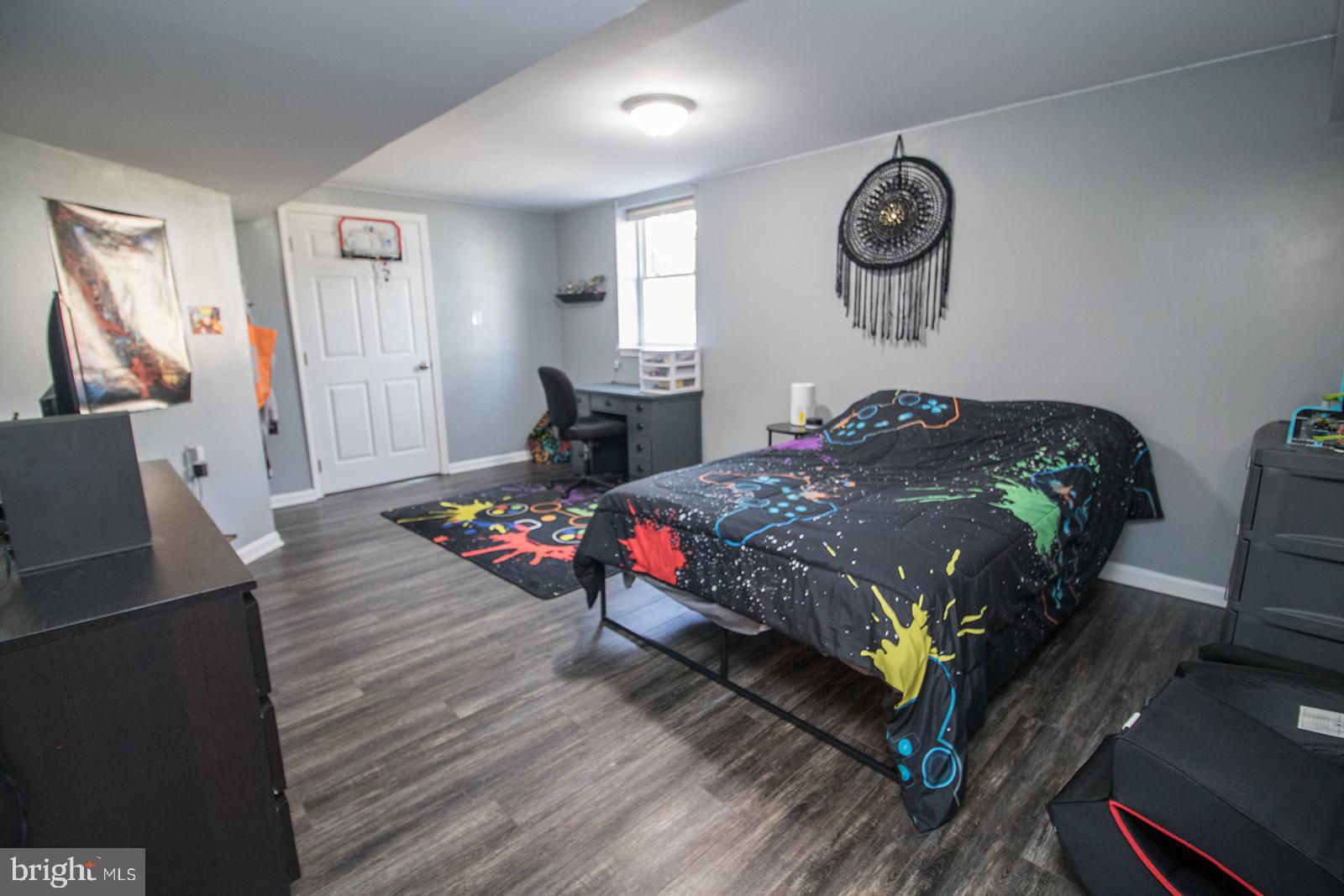 HUNTING QUARTERS - Residential