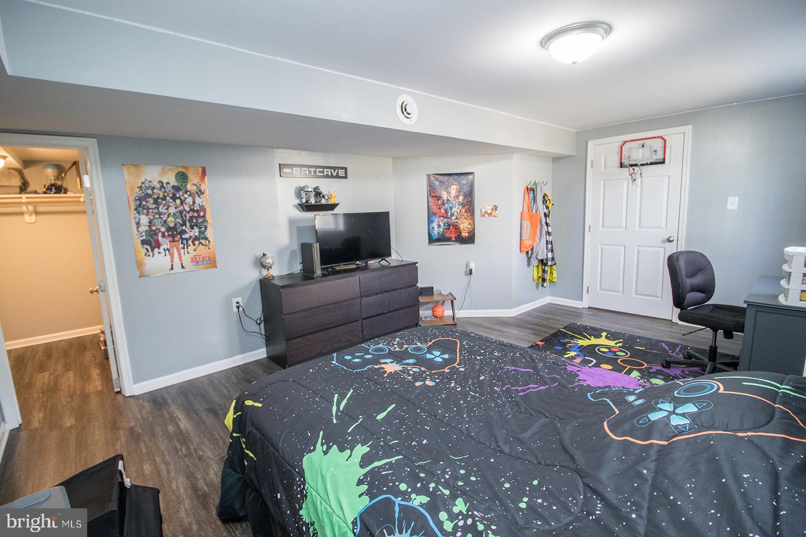 HUNTING QUARTERS - Residential