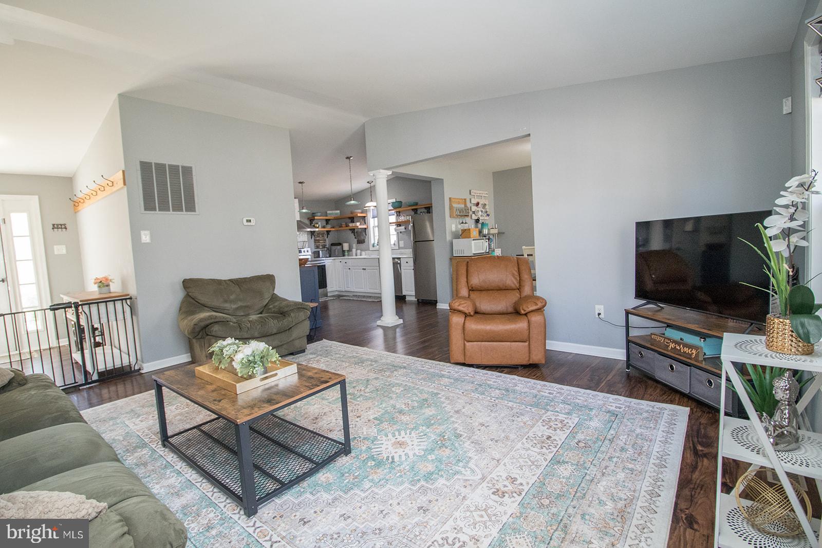 HUNTING QUARTERS - Residential