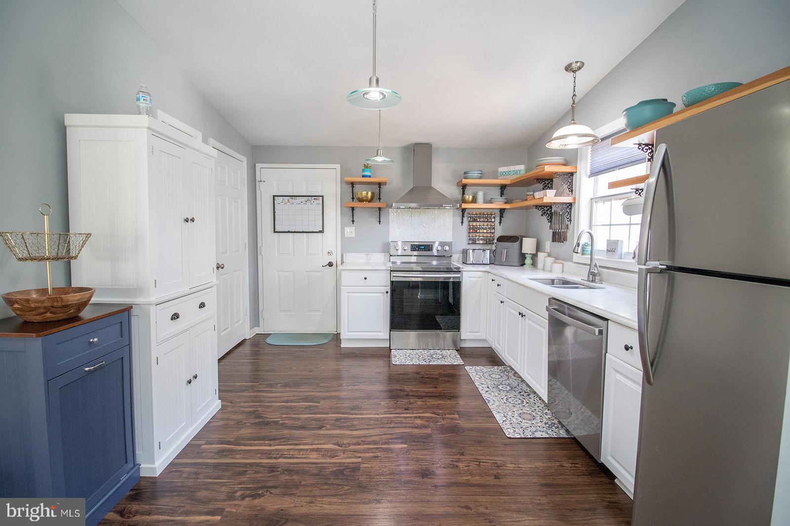 HUNTING QUARTERS - Residential