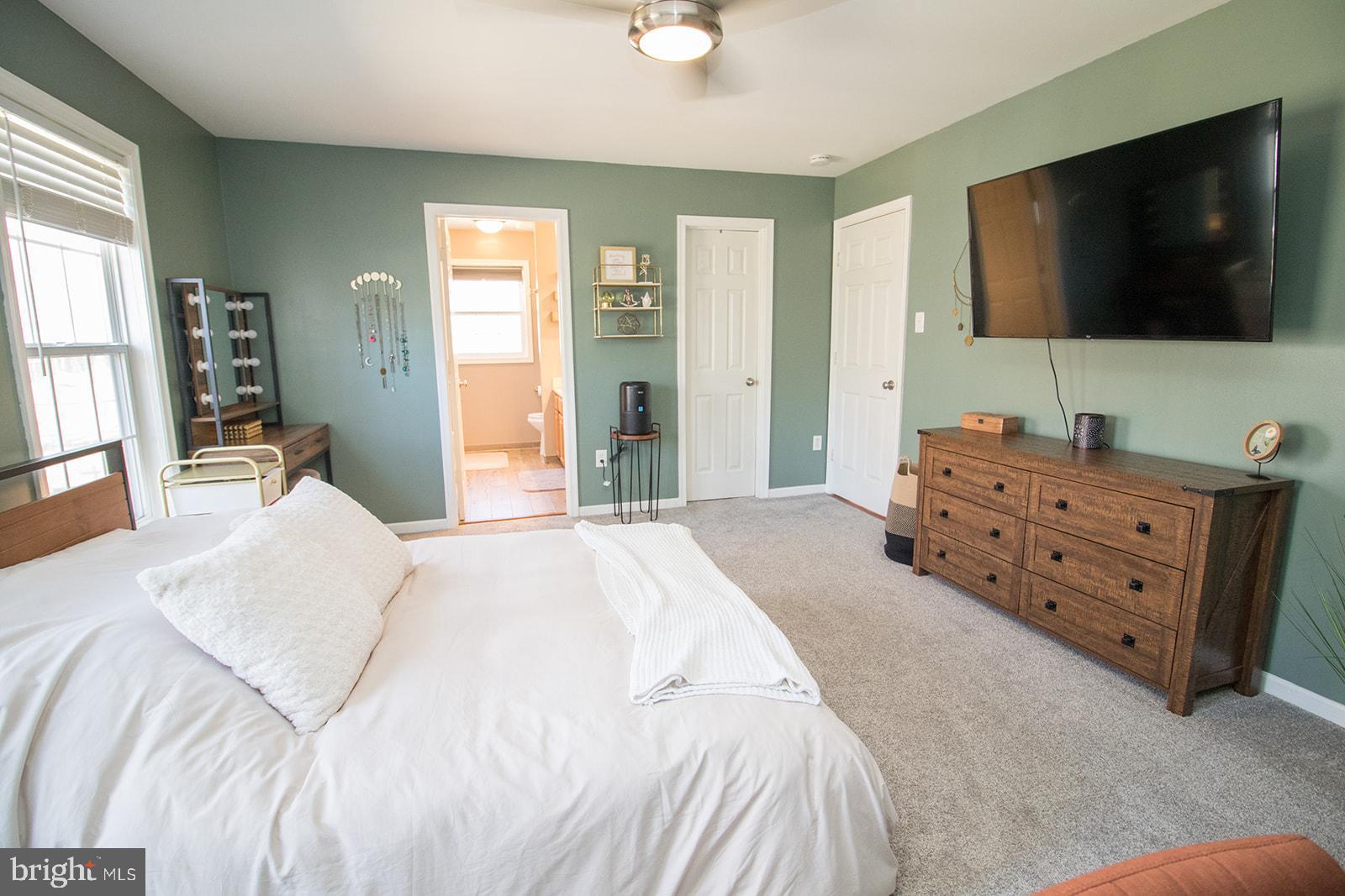 HUNTING QUARTERS - Residential