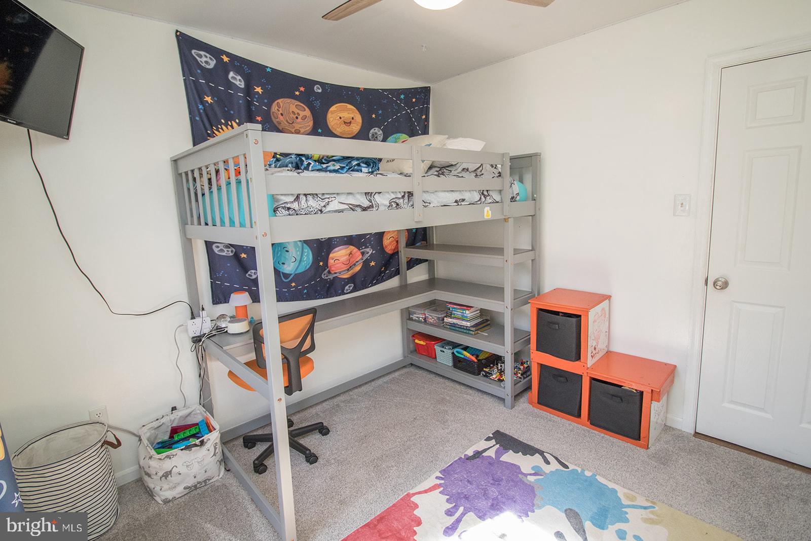 HUNTING QUARTERS - Residential