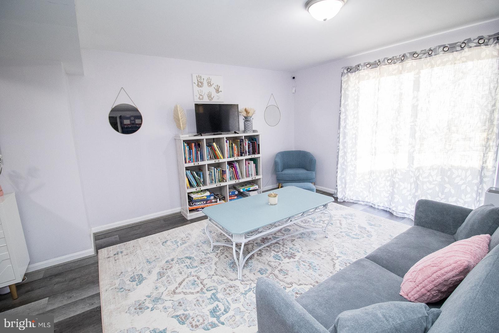 HUNTING QUARTERS - Residential