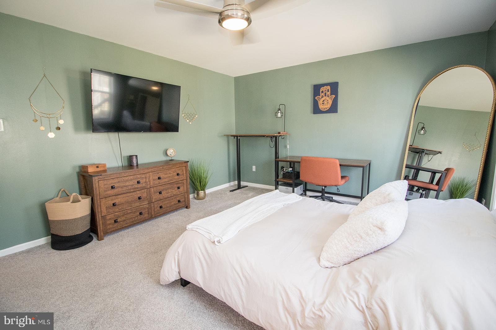 HUNTING QUARTERS - Residential