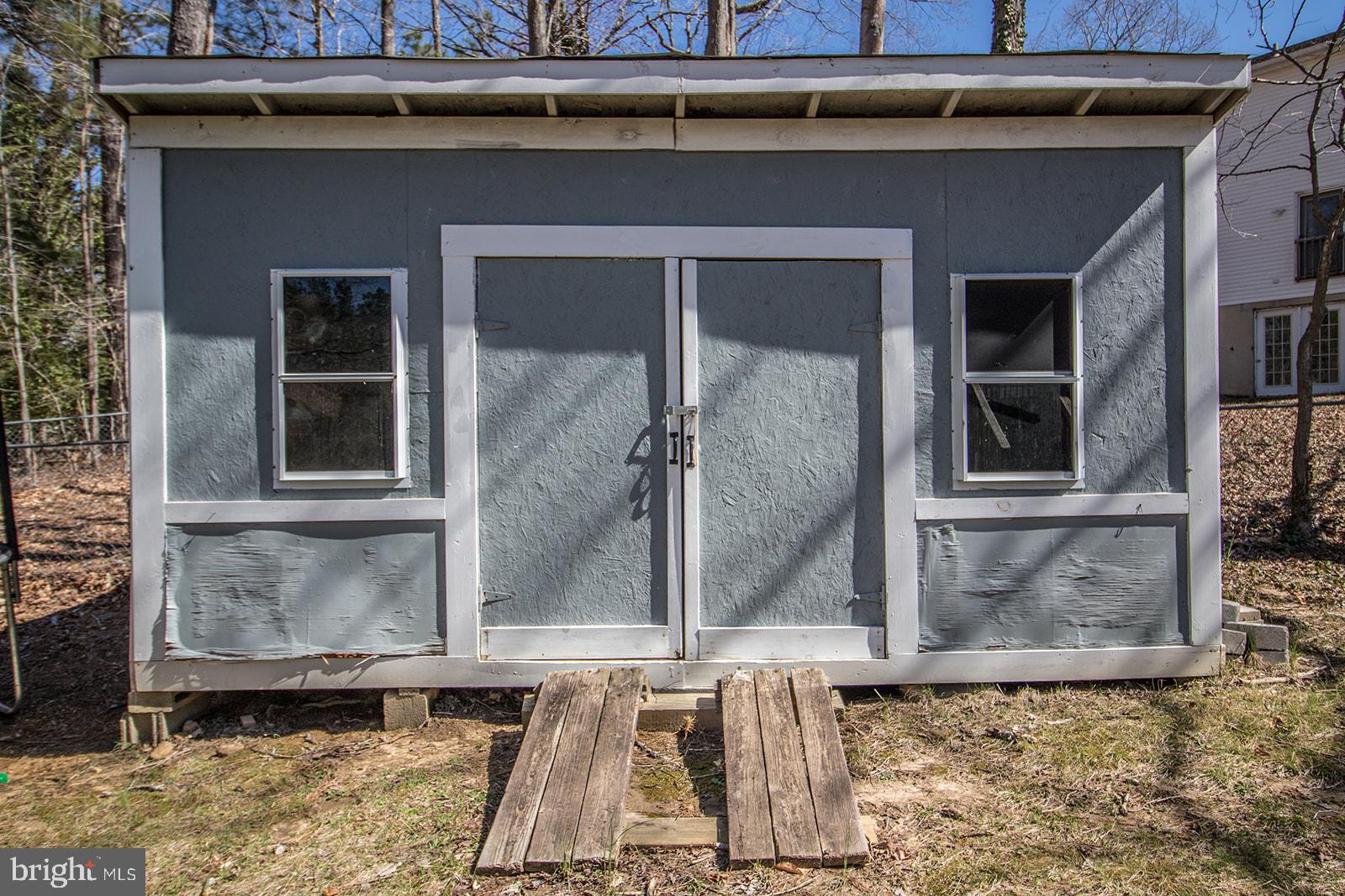 HUNTING QUARTERS - Residential