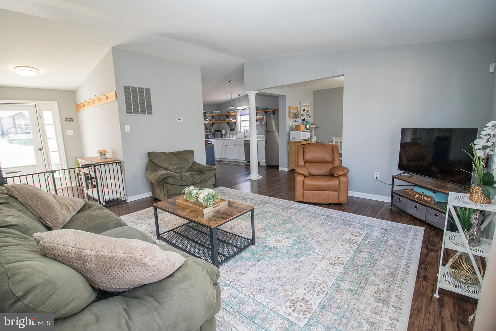 HUNTING QUARTERS - Residential