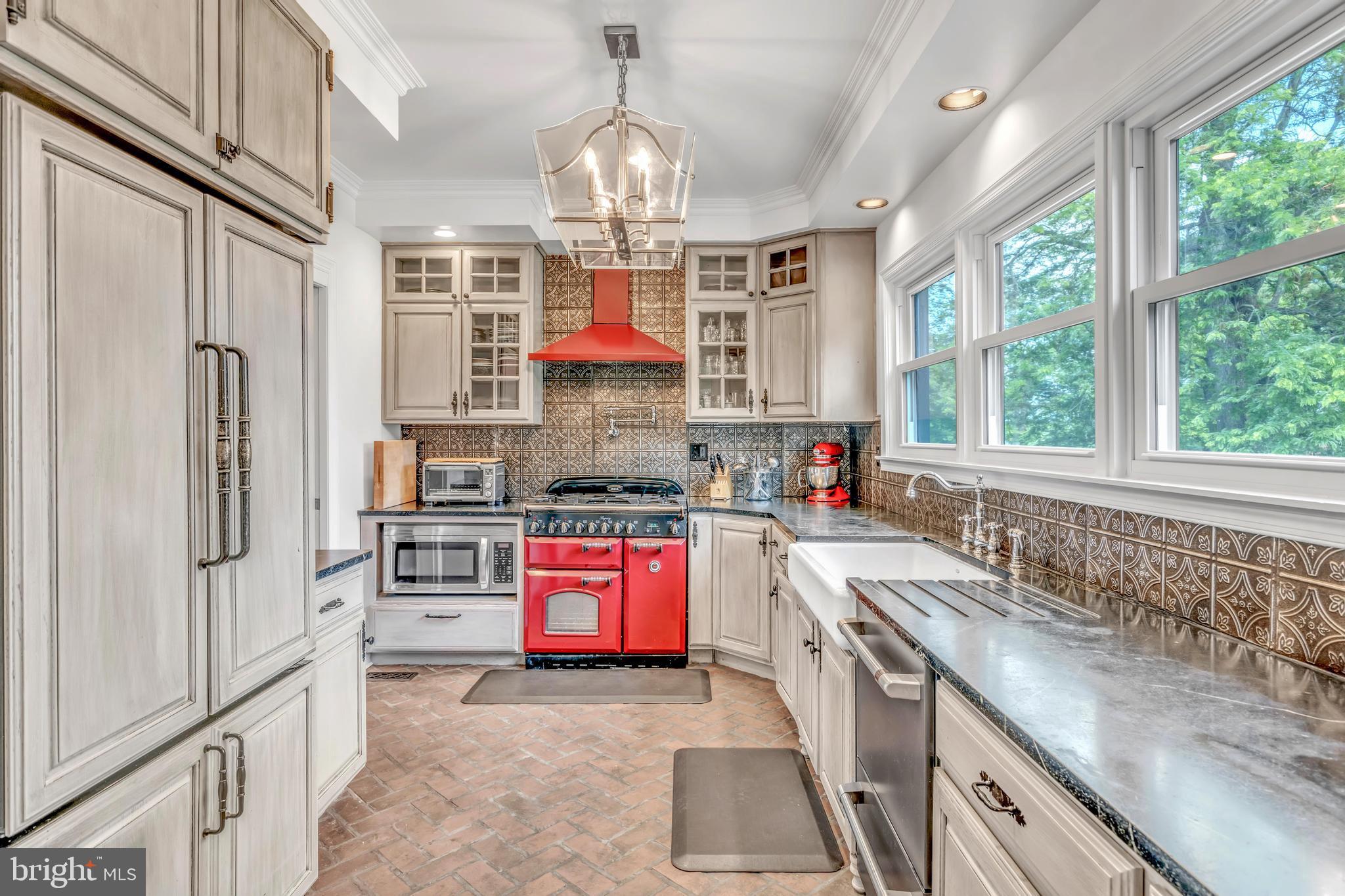 NORTH EAST HEIGHTS - Residential