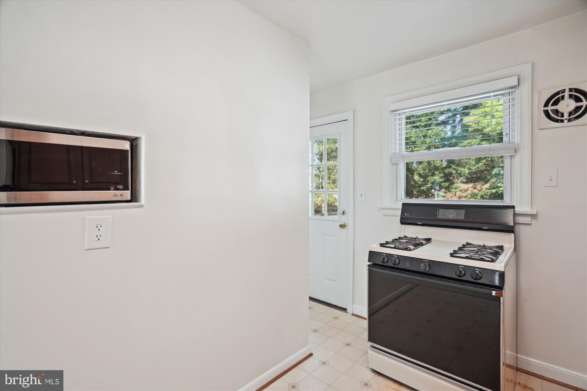 GLENMONT FOREST - Residential