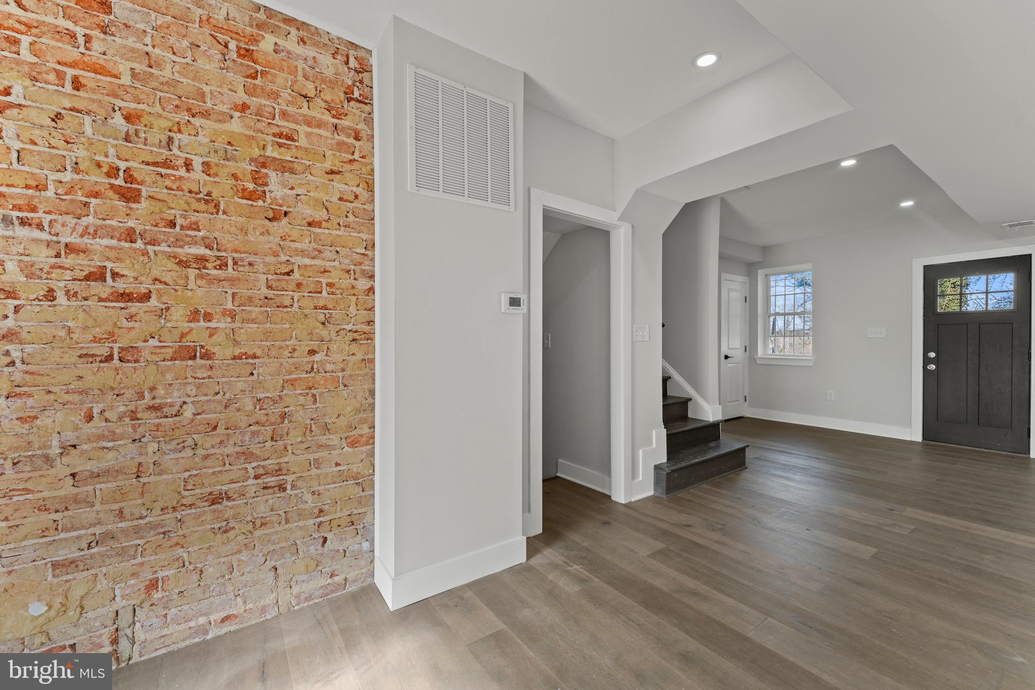 33 NICHOLSON STREET NW