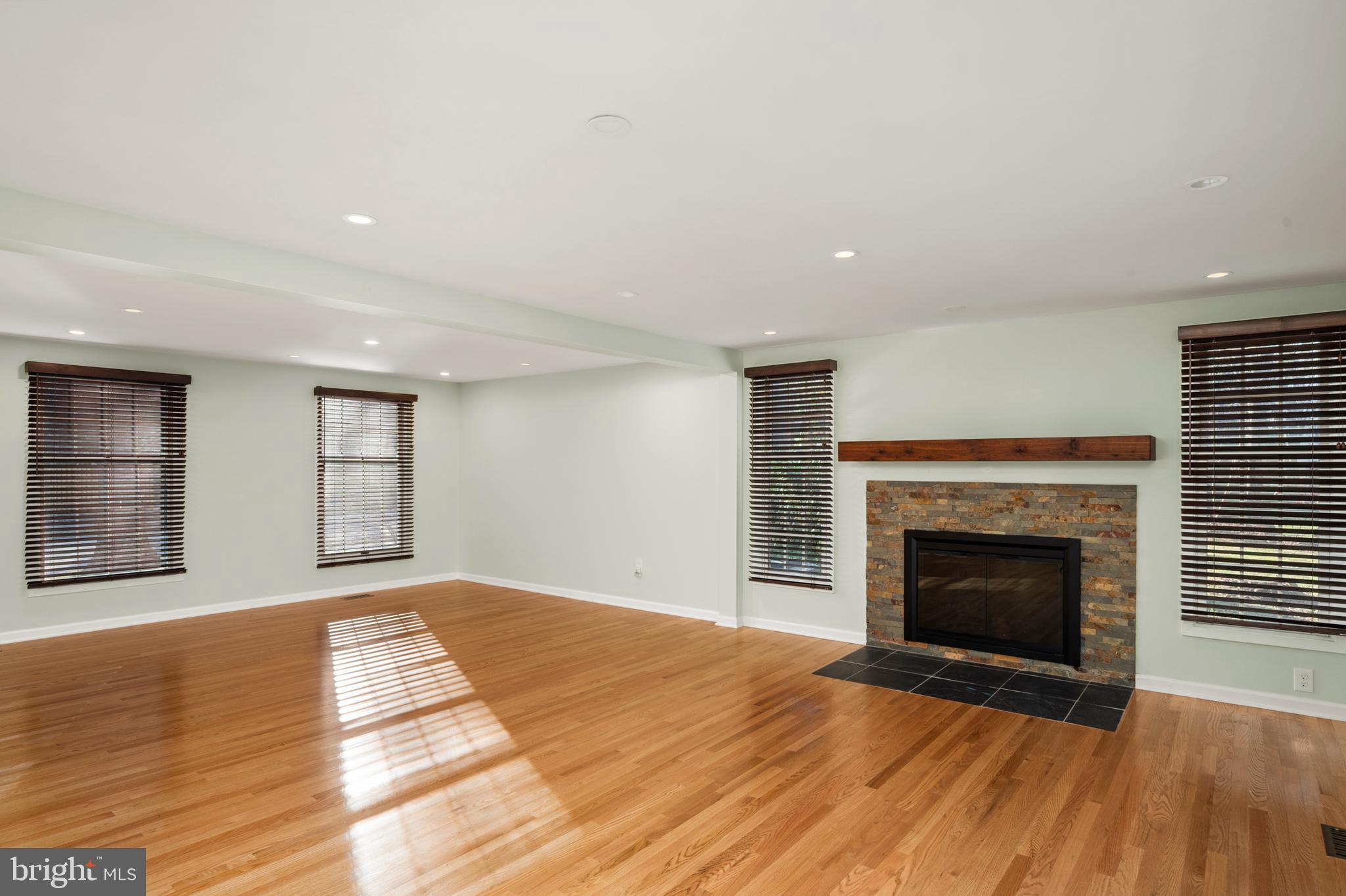 VILLAGE OF KINGS CONTRIVANCE - Residential Lease