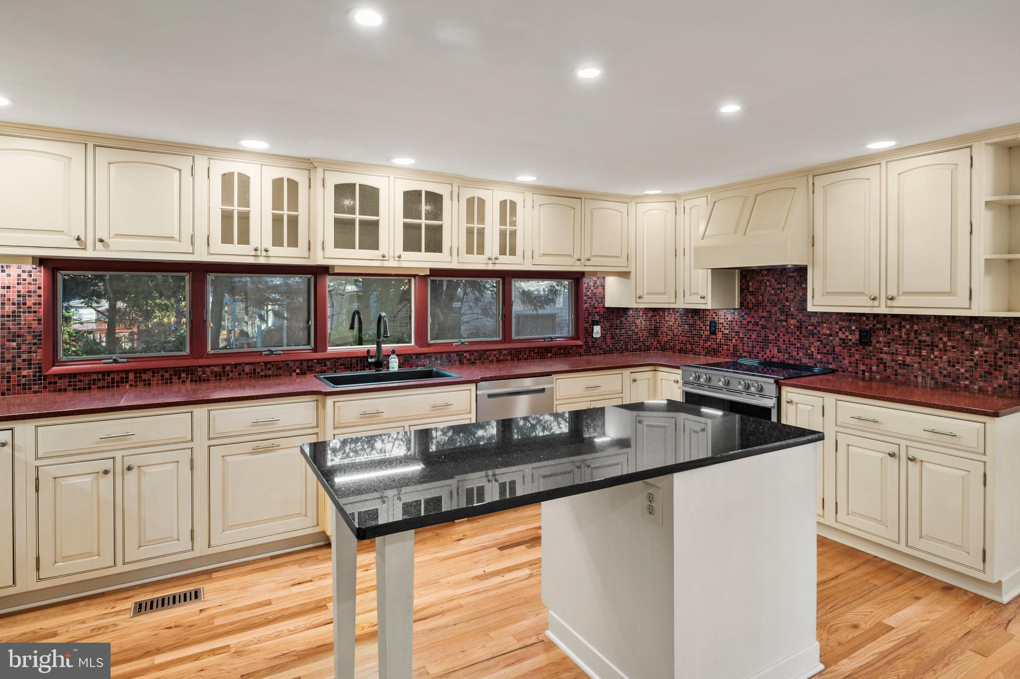 VILLAGE OF KINGS CONTRIVANCE - Residential Lease