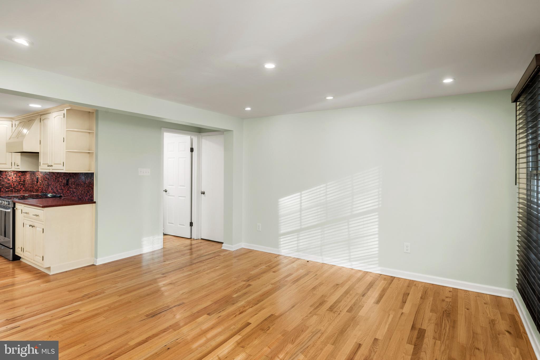 VILLAGE OF KINGS CONTRIVANCE - Residential Lease