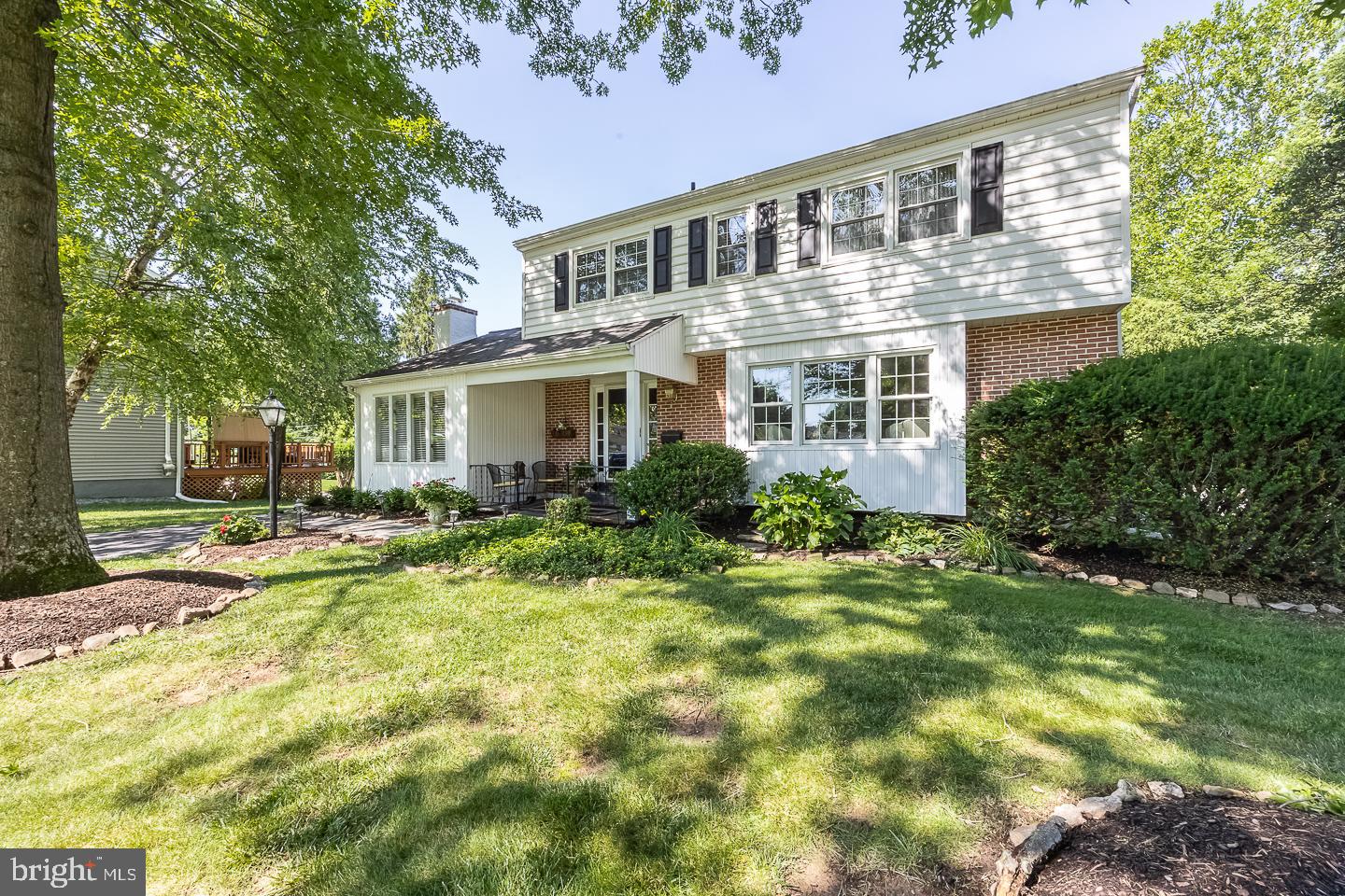 306 N LAKE DRIVE