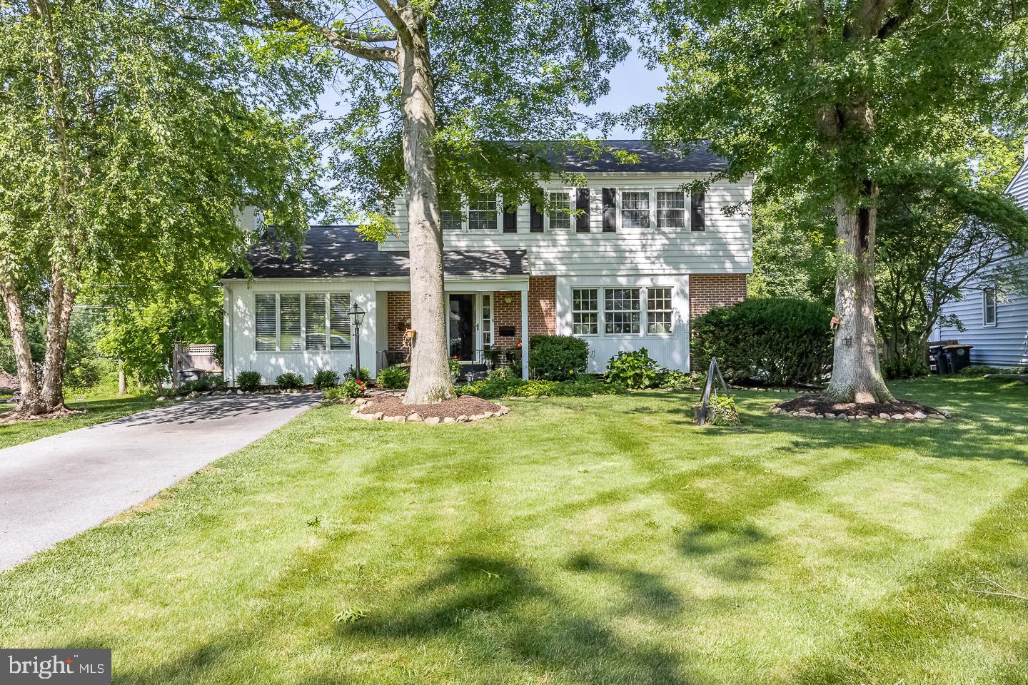 306 N LAKE DRIVE