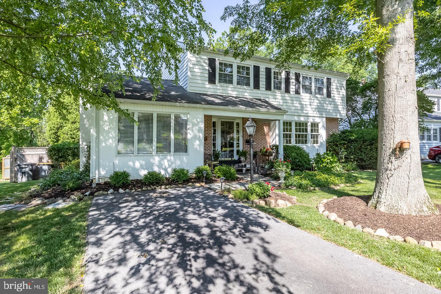 306 N LAKE DRIVE