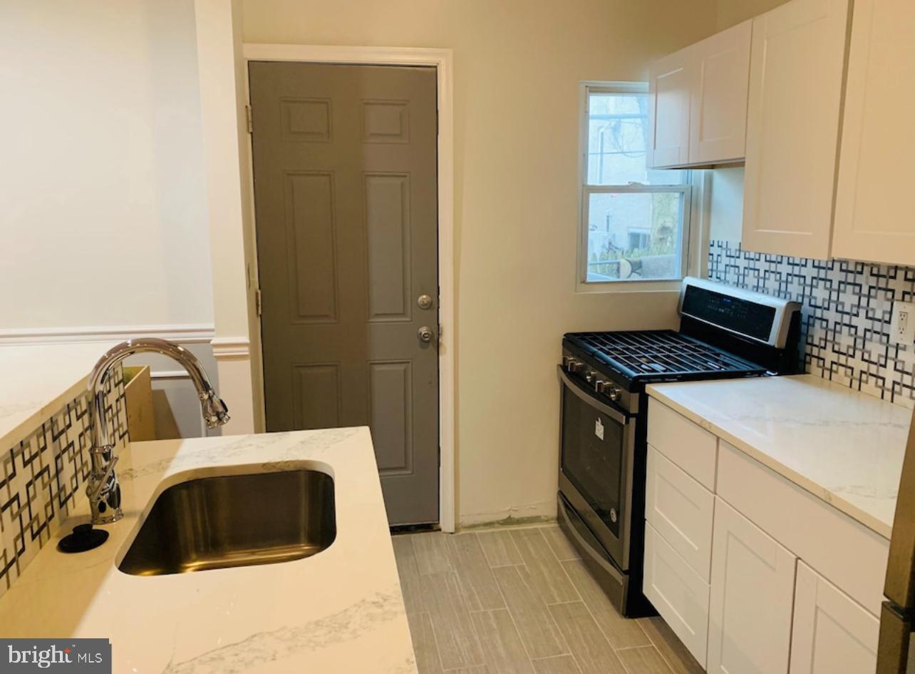 WAVERLY - Residential Lease