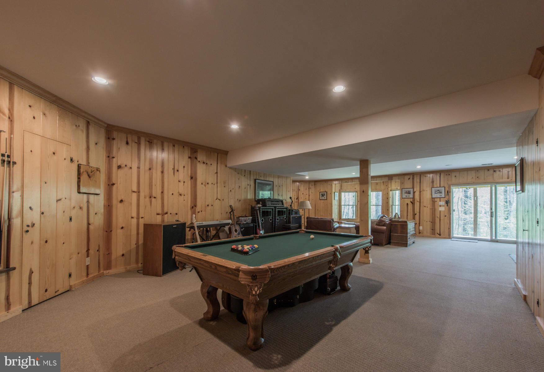 MEADOWOOD - Residential