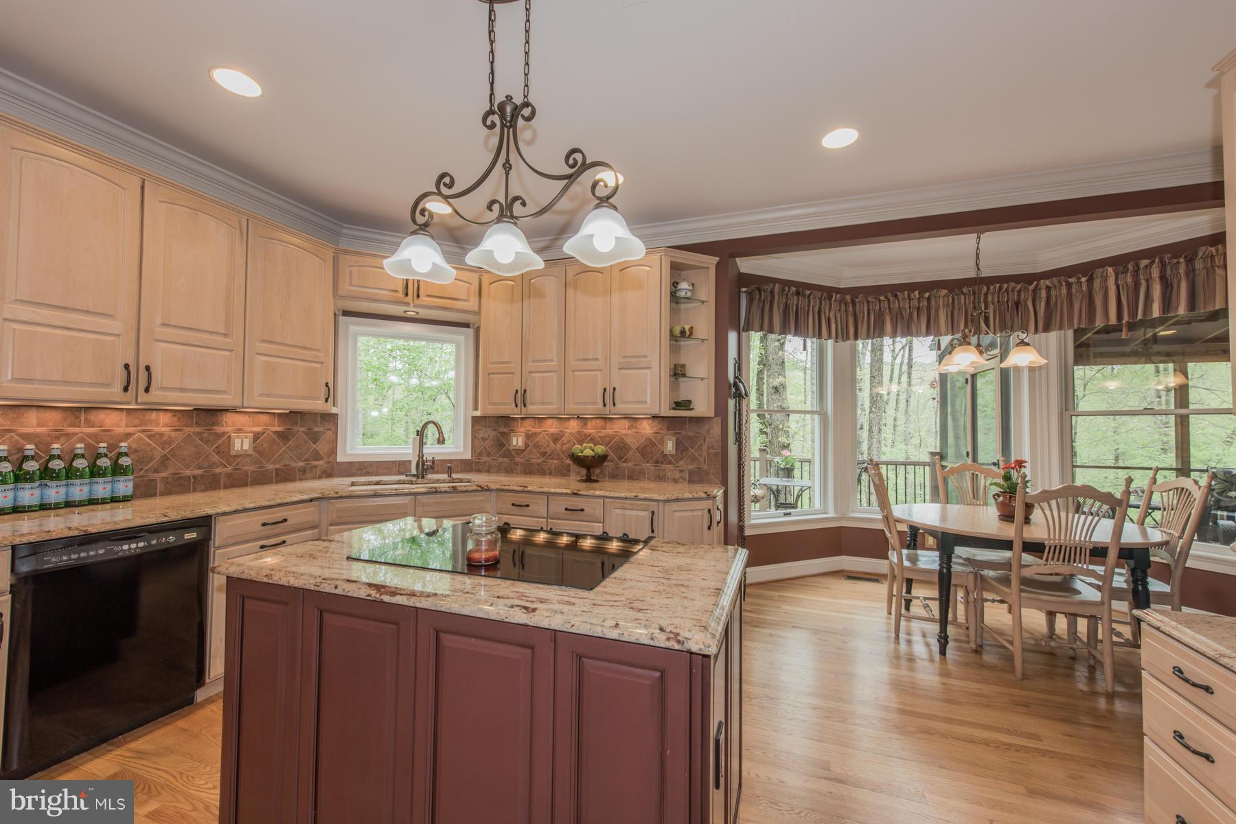 MEADOWOOD - Residential