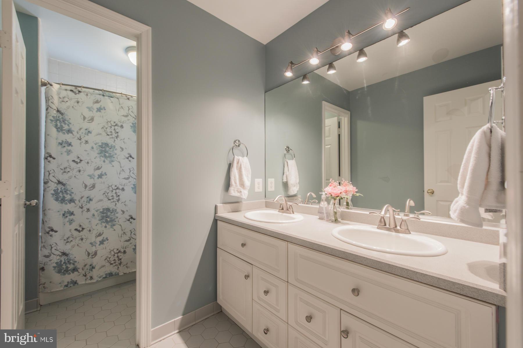 MEADOWOOD - Residential