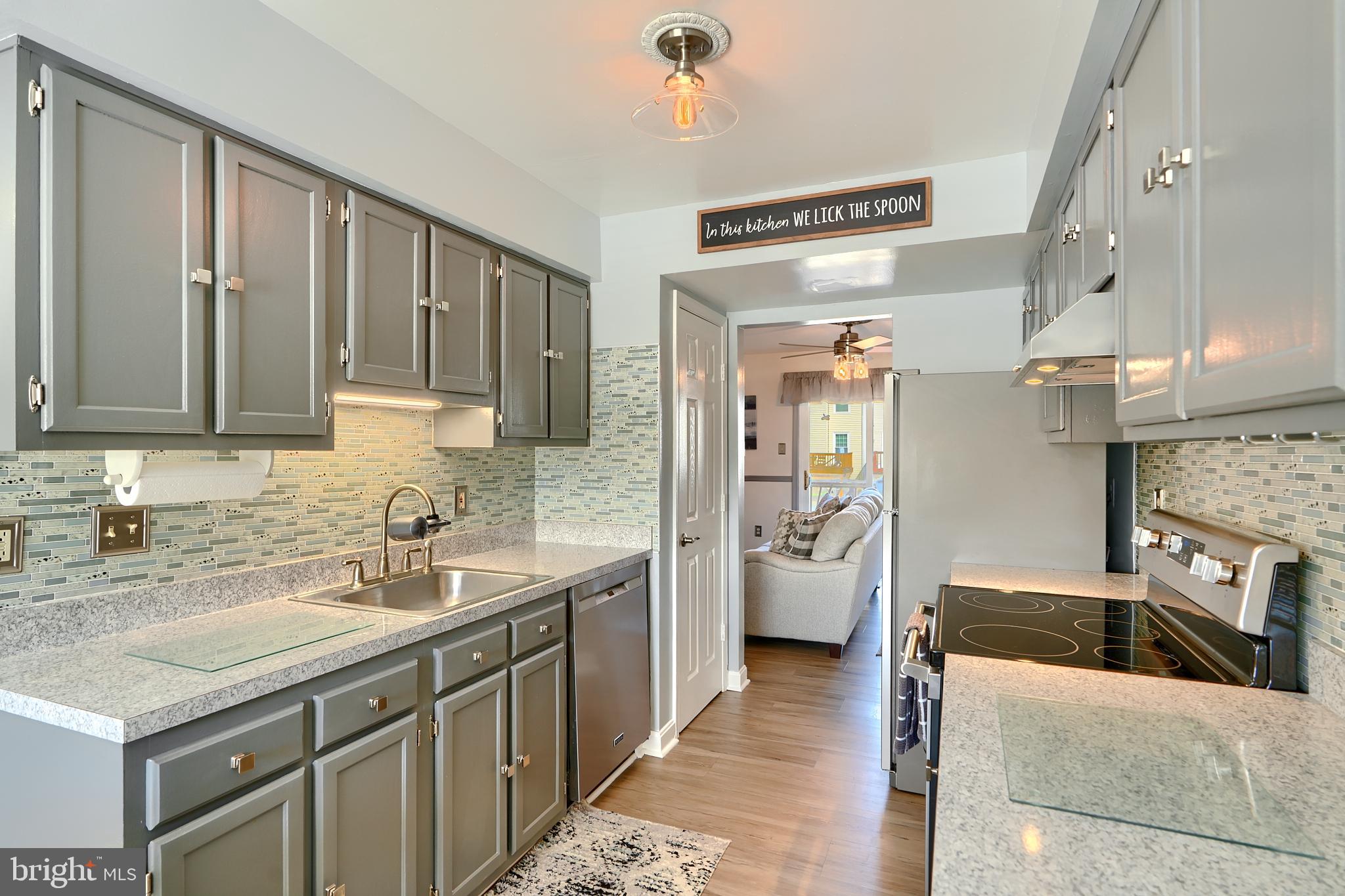 VILLAGE AT THOMAS RUN - Residential