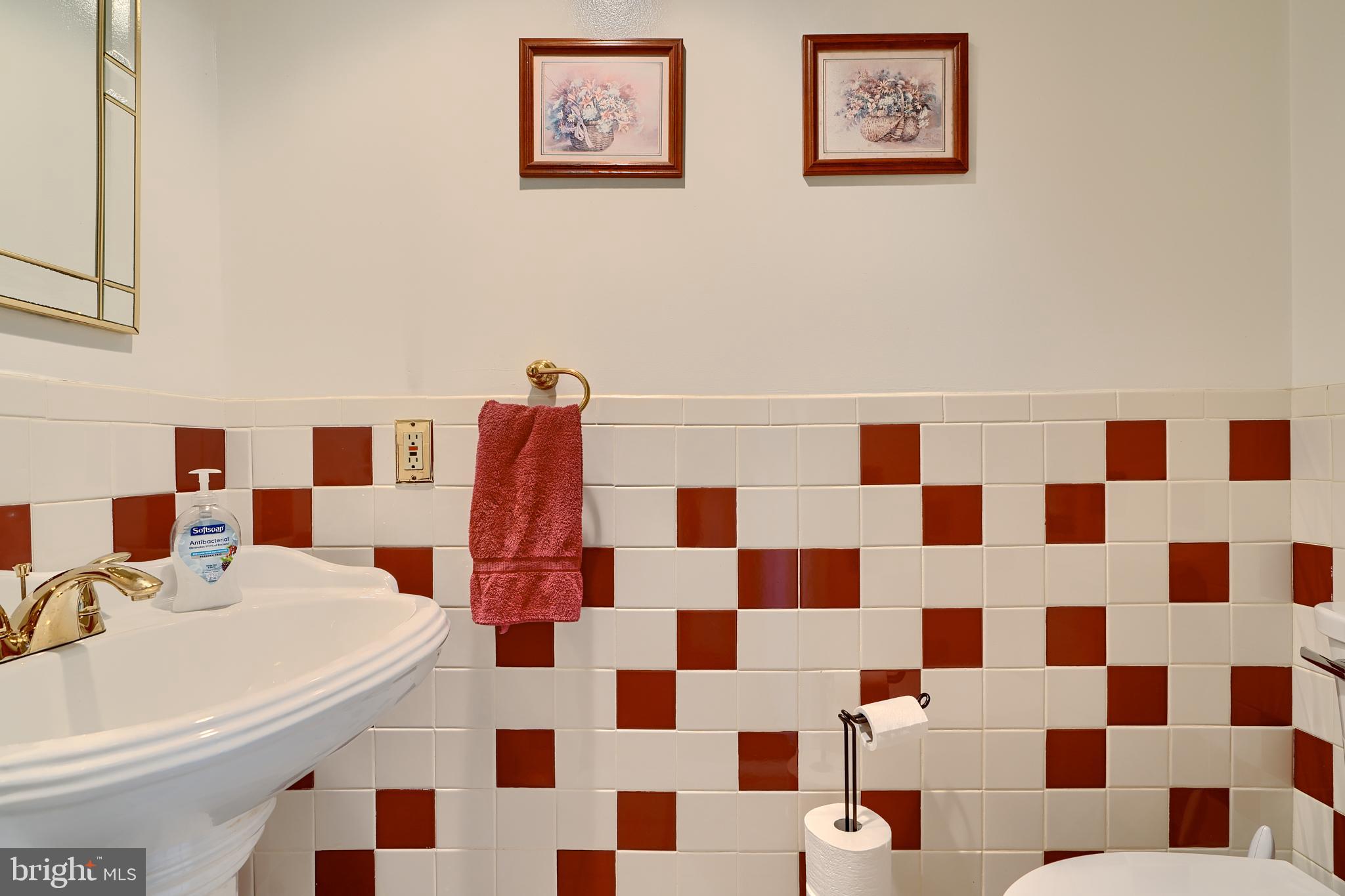 VILLAGE AT THOMAS RUN - Residential