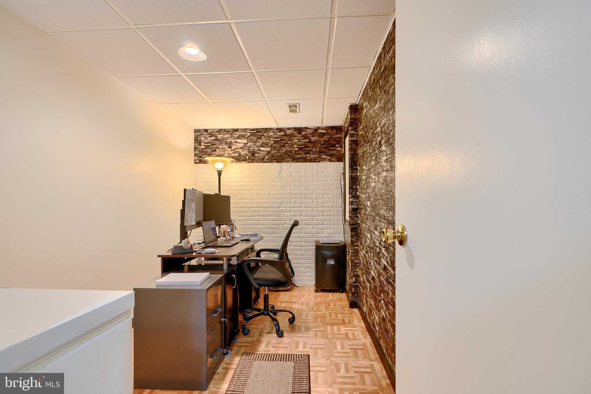 VILLAGE AT THOMAS RUN - Residential