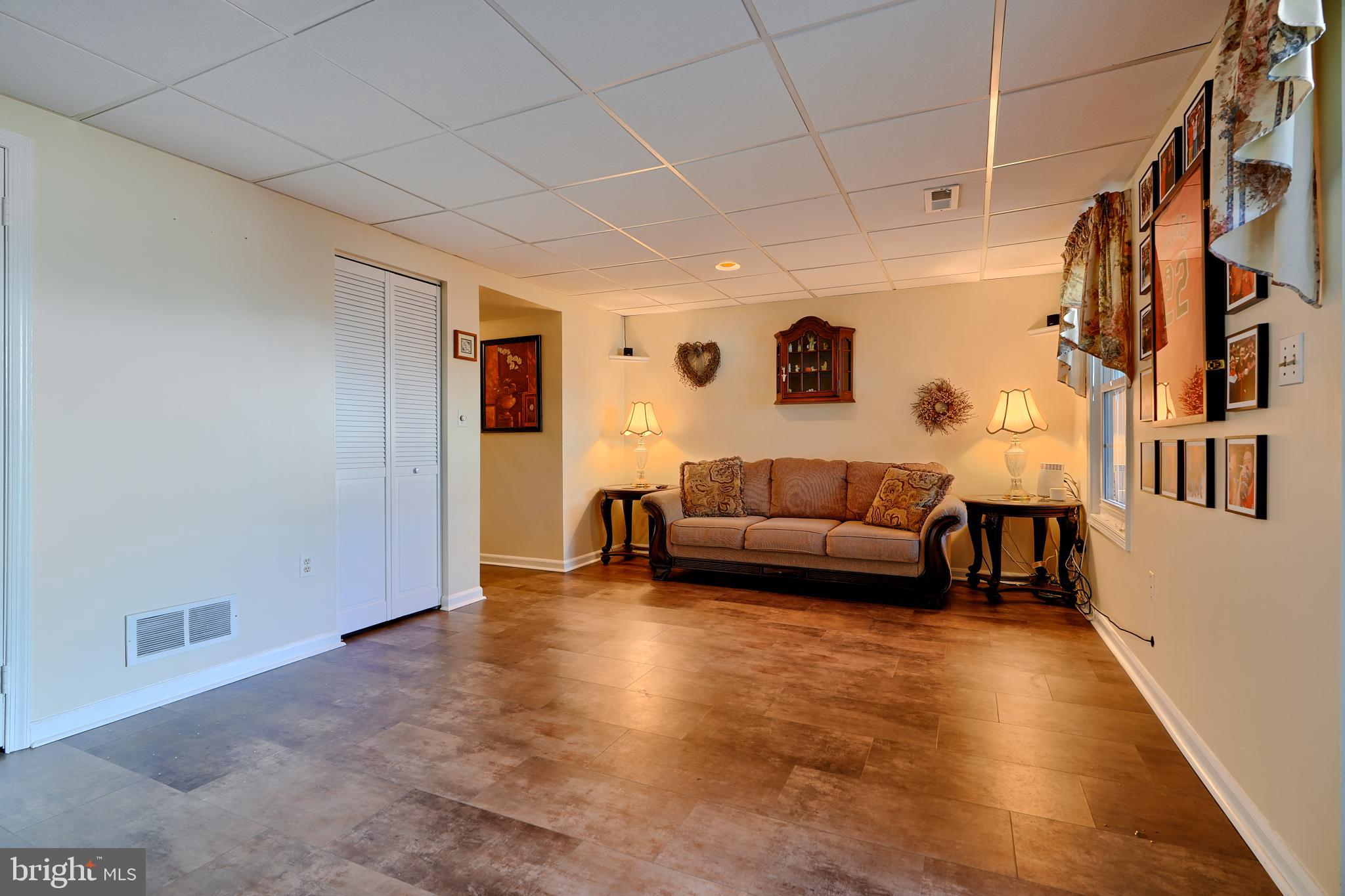 VILLAGE AT THOMAS RUN - Residential