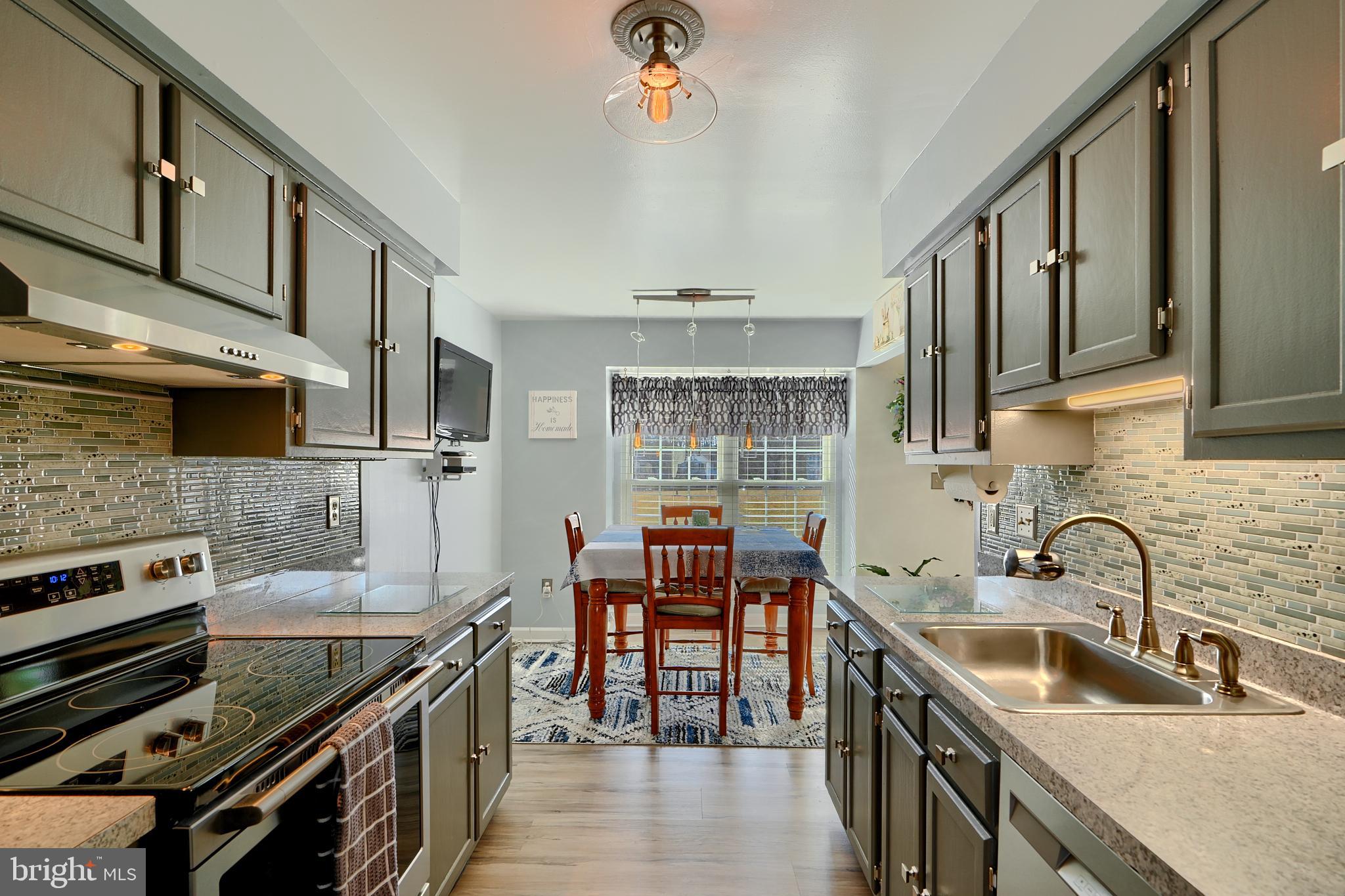 VILLAGE AT THOMAS RUN - Residential