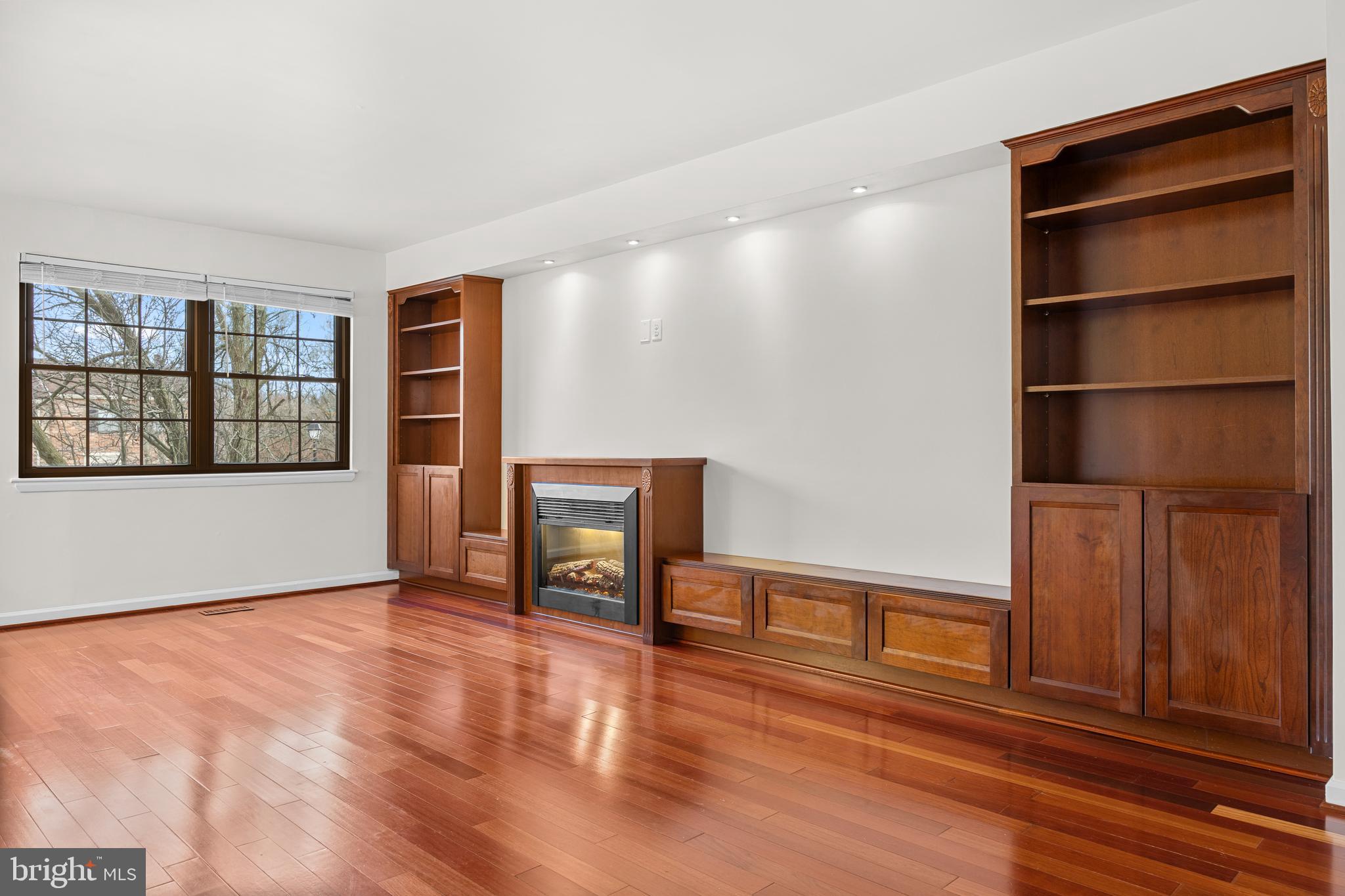 BROADFIELD AT WILTON FARM - Residential