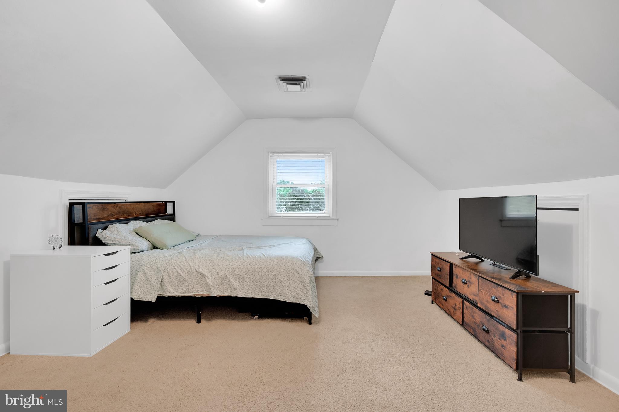 MCDONALD KNOLLS - Residential