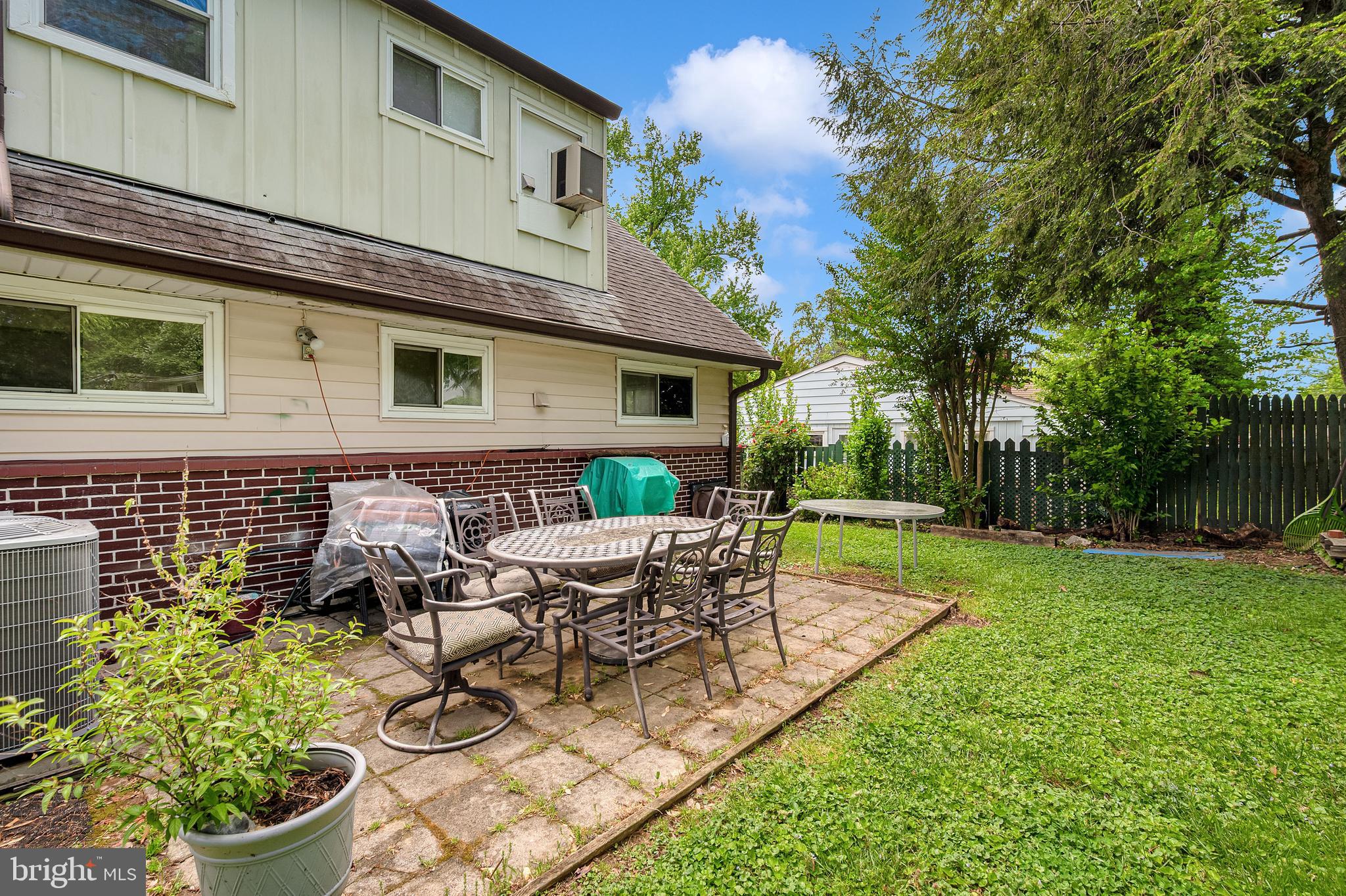 MCDONALD KNOLLS - Residential