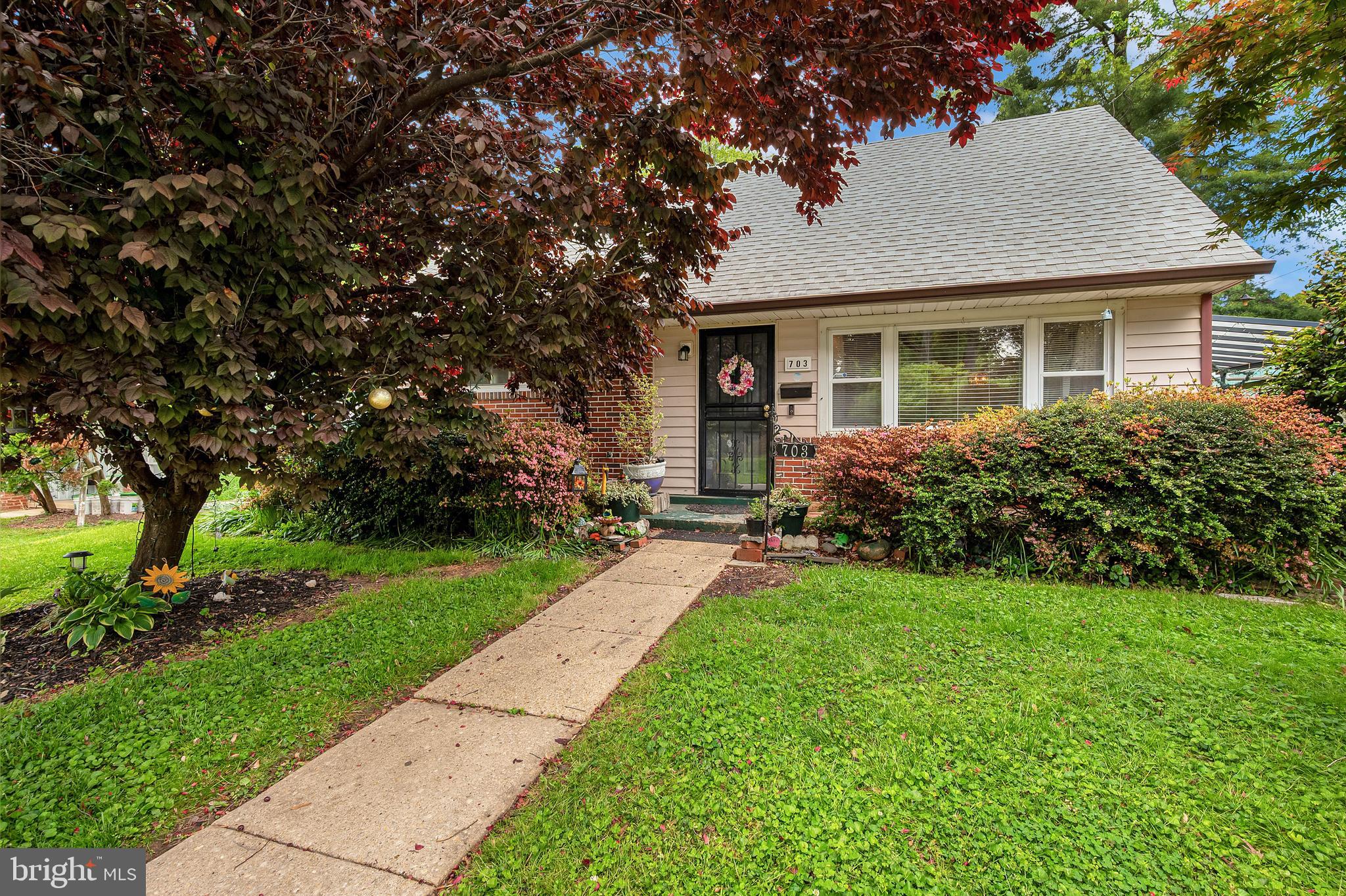MCDONALD KNOLLS - Residential