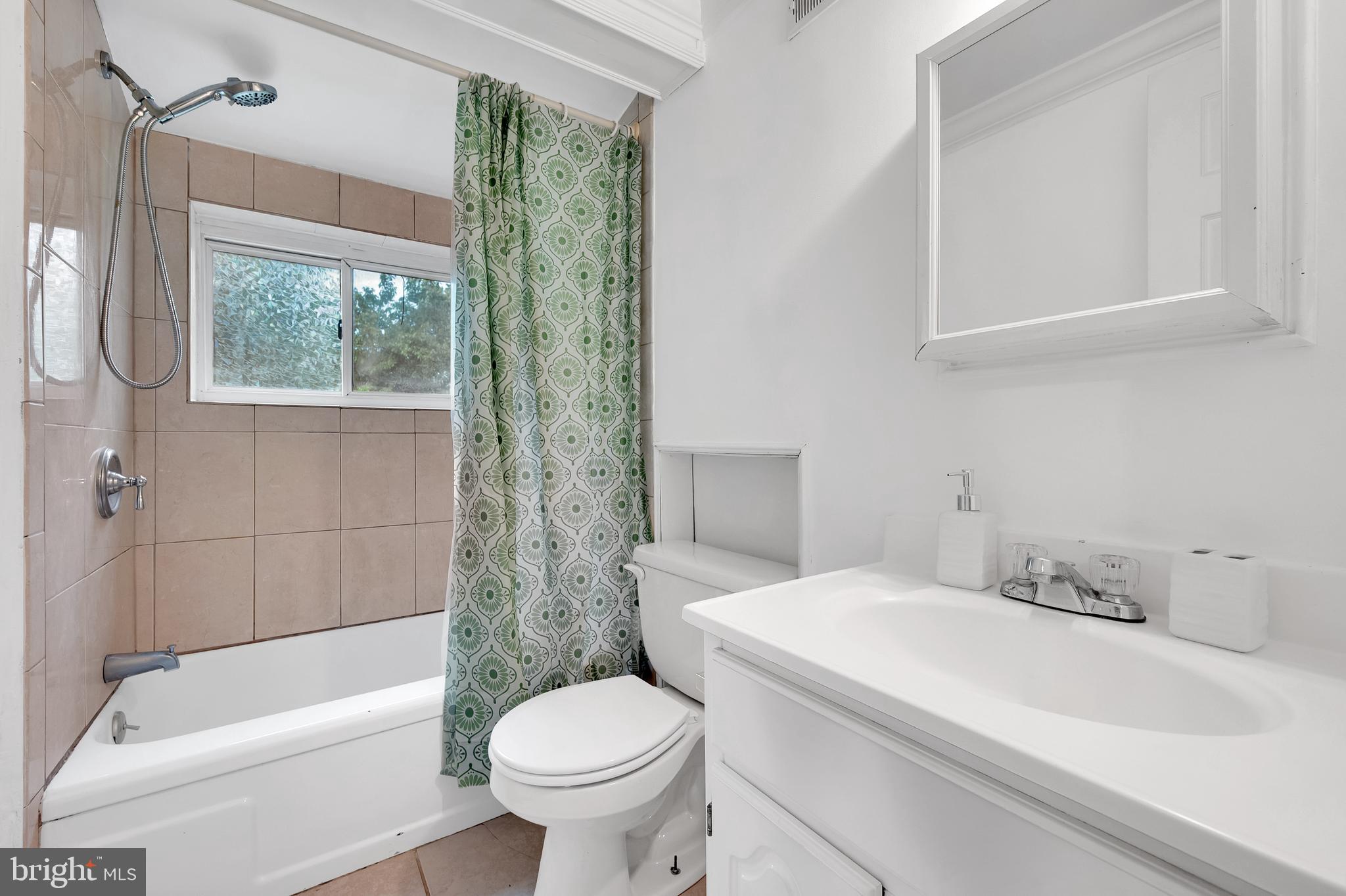 MCDONALD KNOLLS - Residential