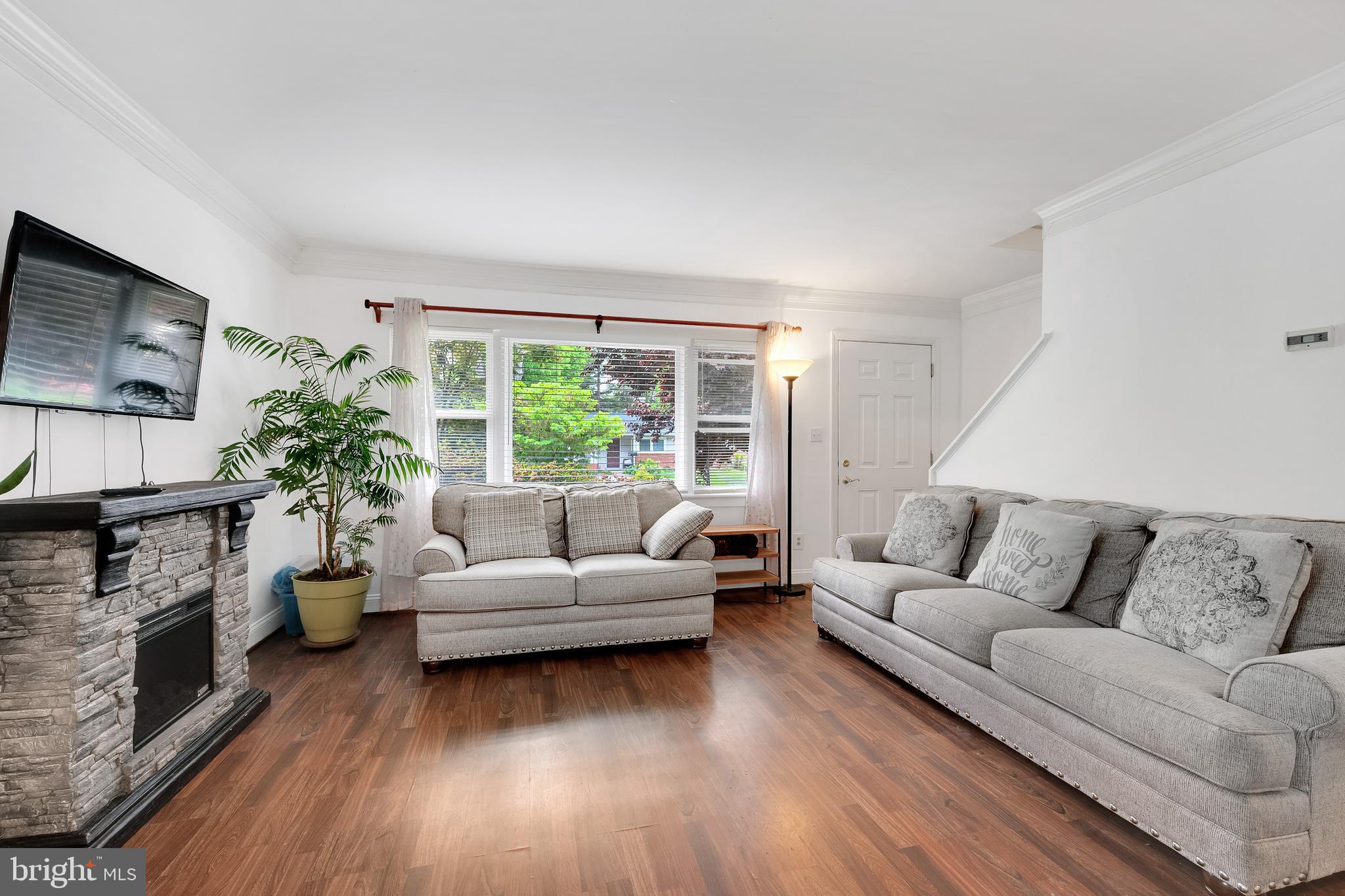 MCDONALD KNOLLS - Residential